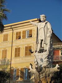 Columbus was Genoese and is remembered everywhere in the region. This fountain-monument is typical of the 19th-century style of Columbus memorial. He's pointing west... The monument to Christopher Columbus in Santa Margherita Ligure